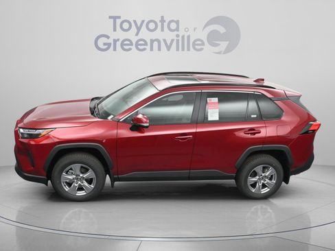 Used 2025 Toyota RAV4 XLE w/ Convenience Package image 4