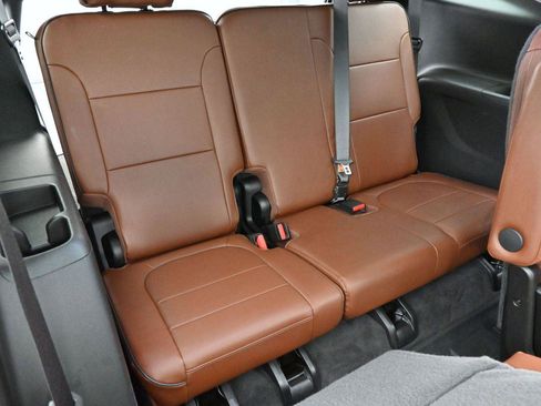Used 2019 Chevrolet Traverse High Country w/ LPO, Floor Liner Package AWD/4WD image 41