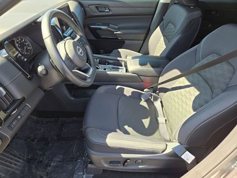 Used 2024 Nissan Pathfinder SV w/ Black Appearance Package FWD image 10