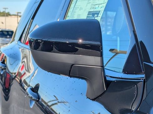 New 2026 Nissan Pathfinder SV image 11