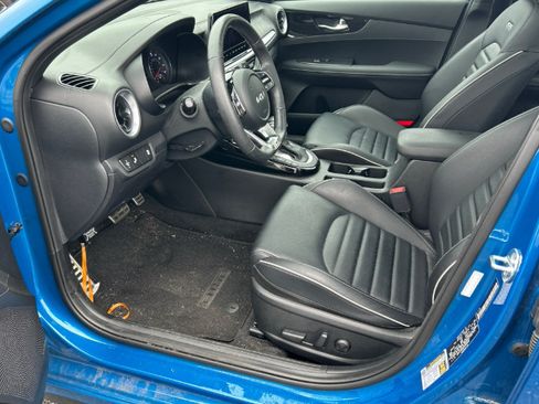 Used 2023 Kia Forte GT-Line w/ GT-Line Premium Package FWD image 3