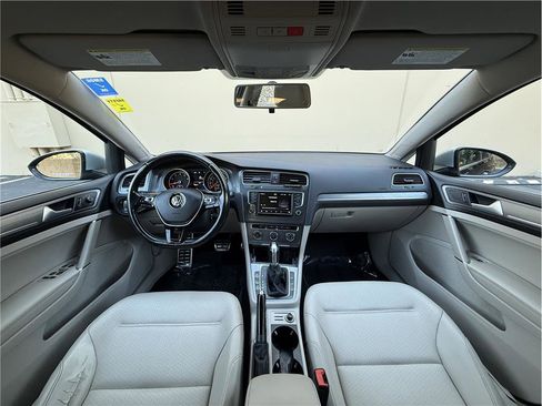 Used 2017 Volkswagen Golf Alltrack SE image 7