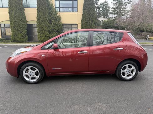 Used 2012 Nissan Leaf SL image 9