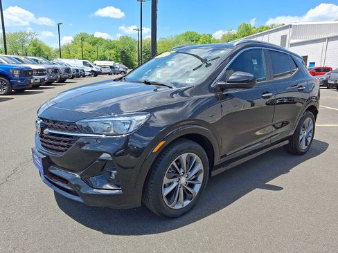 Used 2023 Buick Encore GX Select w/ Sport Touring Package FWD image 3
