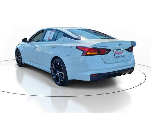Used 2025 Nissan Altima 2.5 SR FWD image 3
