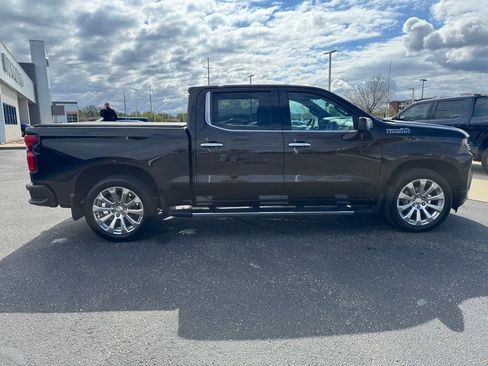 Used 2019 Chevrolet Silverado 1500 High Country w/ Technology Package AWD/4WD image 2