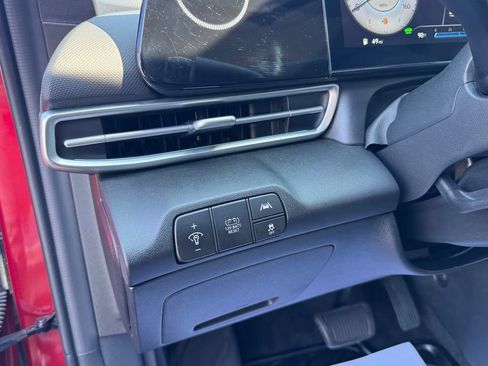 Used 2023 Hyundai Elantra Limited w/ Preferred Accessory Package FWD image 33