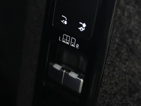 Used 2023 Land Rover Range Rover SE AWD/4WD image 13