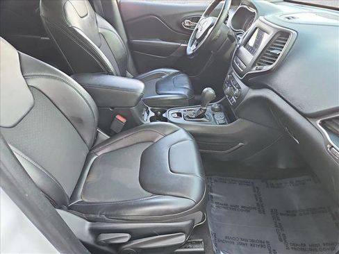 Used 2019 Jeep Cherokee Latitude Plus w/ Cold Weather Group image 26