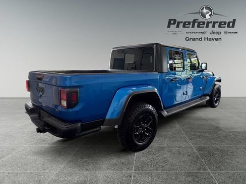 Used 2023 Jeep Gladiator Sport AWD/4WD image 21