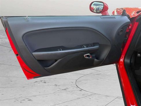 Used 2019 Dodge Challenger R/T RWD image 10