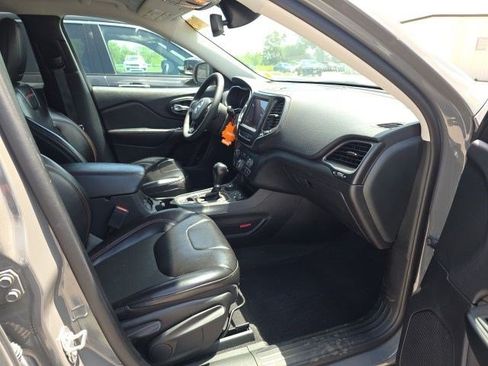 Used 2022 Jeep Cherokee Trailhawk w/ Sound & Nav Group AWD/4WD image 12