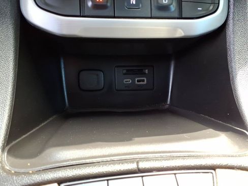 Used 2023 GMC Acadia SLE w/ Driver Convenience Package AWD/4WD image 13