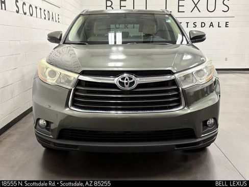 Used 2016 Toyota Highlander XLE FWD image 6