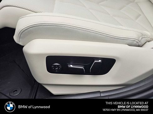 New 2026 BMW 550e xDrive AWD/4WD image 24