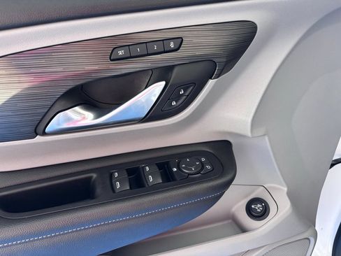 Used 2022 GMC Terrain SLT w/ LPO, Floor Liner Package FWD image 18