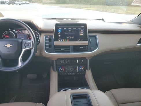 Used 2021 Chevrolet Tahoe Premier w/ Premium Package image 10