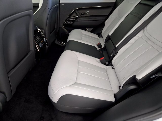 New 2026 Land Rover Range Rover Sport Dynamic SE AWD/4WD image 5