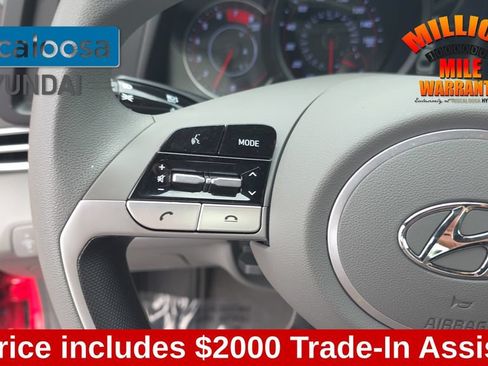 Used 2022 Hyundai Elantra SEL FWD image 17