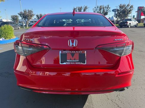 Used 2023 Honda Civic Sport image 5