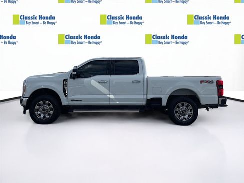 Used 2023 Ford F250 Lariat w/ Chrome Package image 4