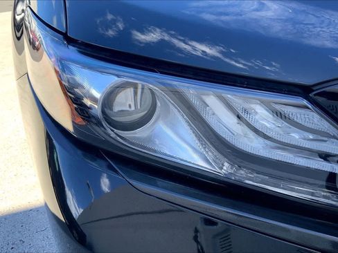 Used 2022 Toyota Camry XSE FWD image 31