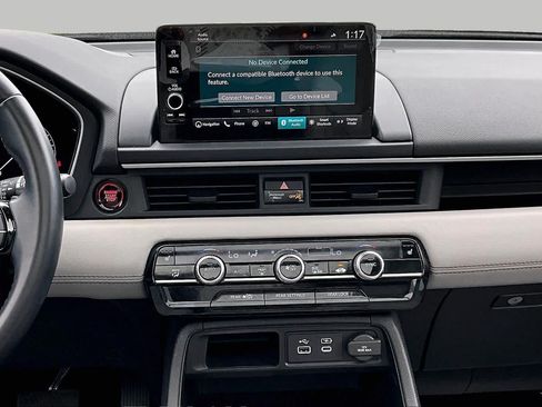 Used 2023 Honda Pilot Touring image 7