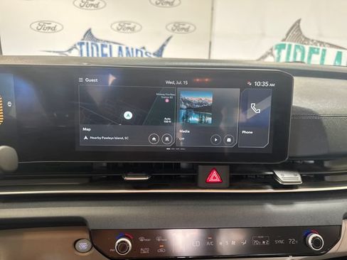 Used 2025 Kia Carnival EX FWD image 20