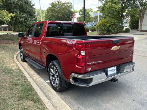 Used 2024 Chevrolet Silverado 1500 LT w/ Safety Package AWD/4WD image 8