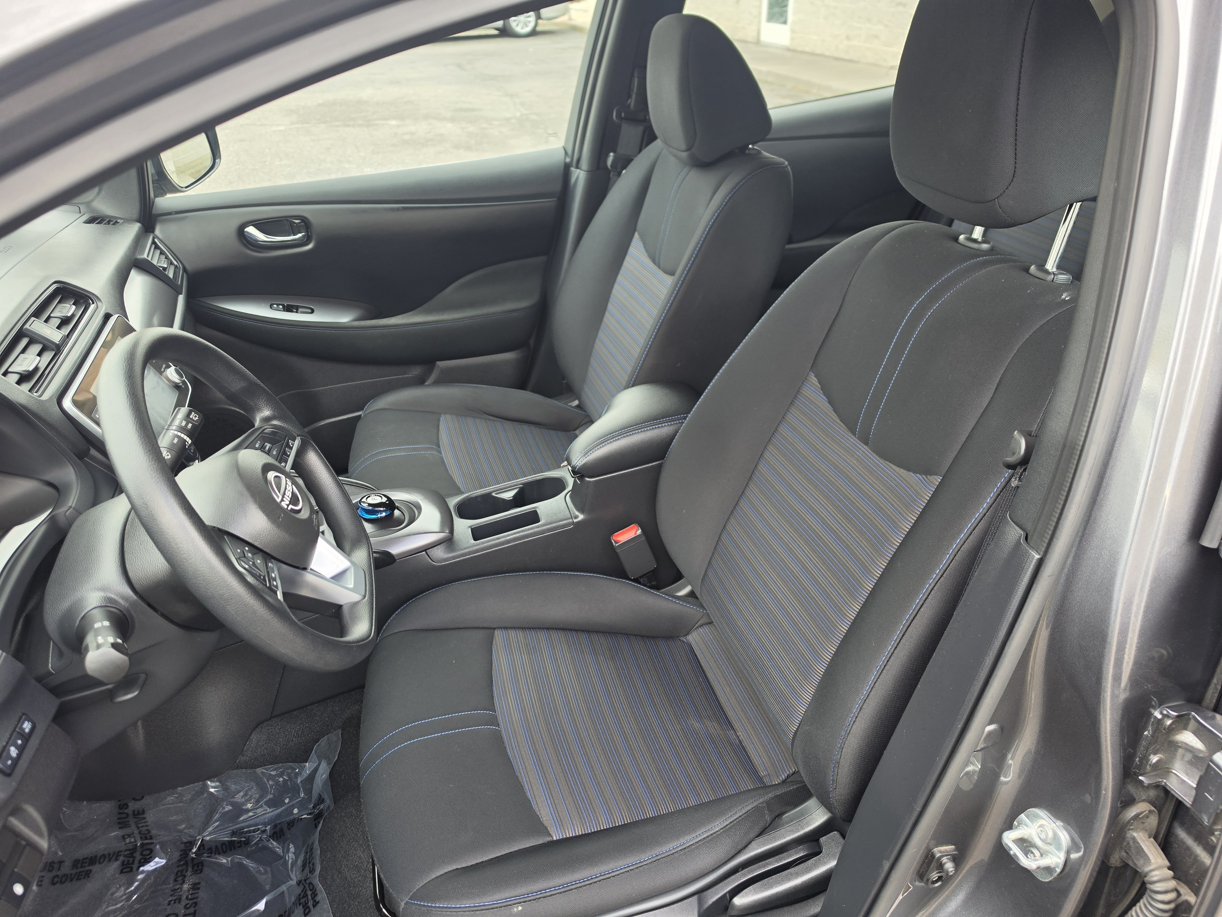 Used 2025 Nissan Leaf S FWD image 12