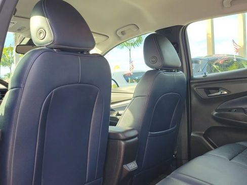 Used 2022 Chevrolet Bolt EUV LT w/ Convenience Package image 11