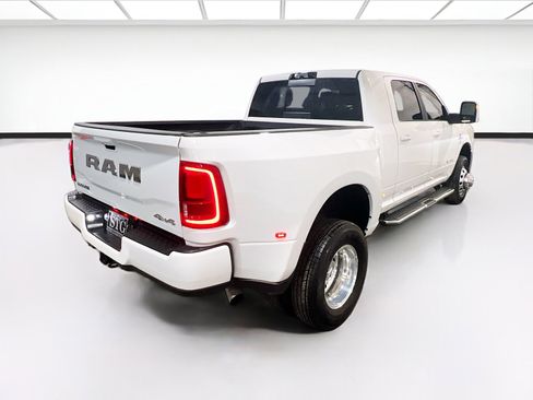 Used 2025 RAM 3500 Laramie AWD/4WD image 4