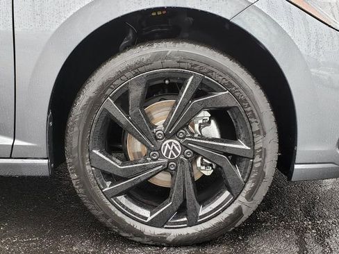 New 2026 Volkswagen Jetta SE FWD image 12