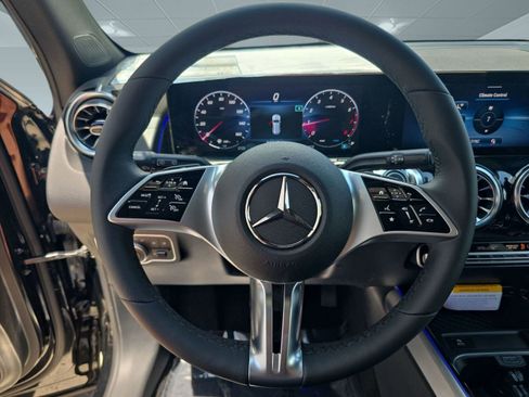New 2025 Mercedes-Benz GLB 250 image 14