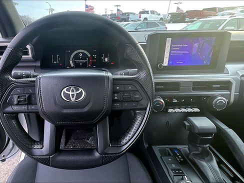 Used 2025 Toyota Tacoma SR5 image 5