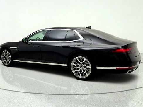 Used 2025 Genesis G90 3.5T AWD/4WD image 7