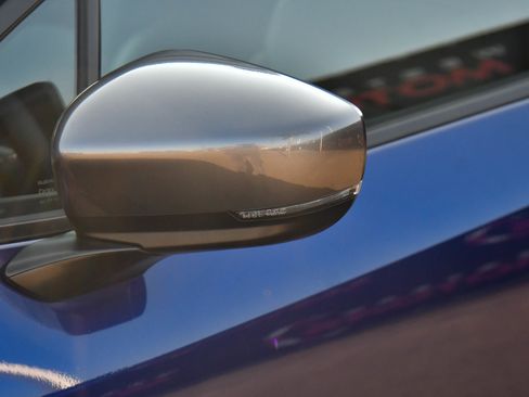 Used 2024 Subaru Crosstrek 2.5i Limited w/ Crosstrek Mirror Package AWD/4WD image 13