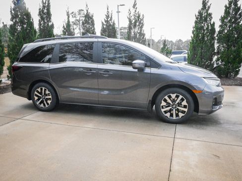 New 2026 Honda Odyssey EX-L image 11