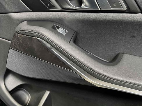 Used 2022 BMW X7 xDrive40i w/ Premium Package image 26