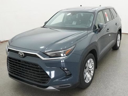 New 2026 Toyota Grand Highlander AWD image 3
