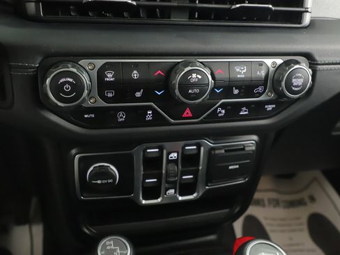 Used 2024 Jeep Wrangler Sahara w/ Technology Group image 19