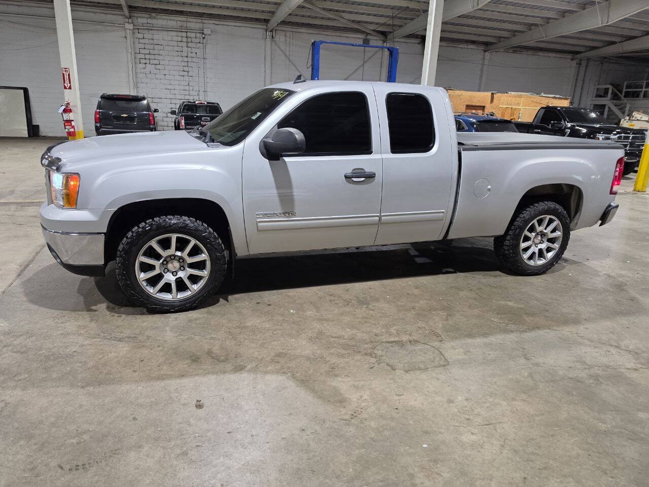 Used 2012 GMC Sierra 1500 SLE w/ Power Tech Package AWD/4WD image 4