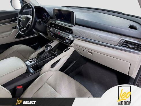 Used 2022 Kia Telluride EX w/ EX Premium Package image 32