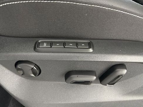 New 2026 Volkswagen Atlas Cross Sport SEL AWD/4WD image 16
