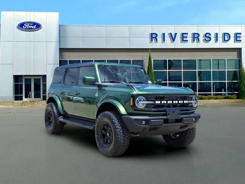 Used 2025 Ford Bronco Outer Banks AWD/4WD image 1