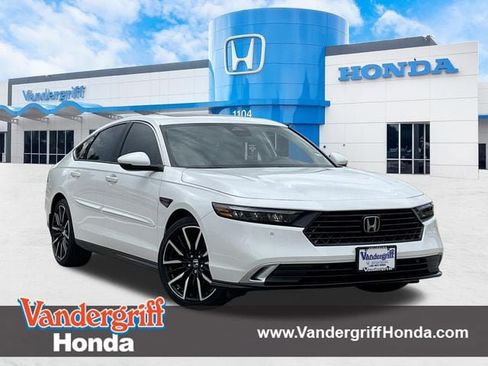 Used 2026 Honda Accord Touring image 1