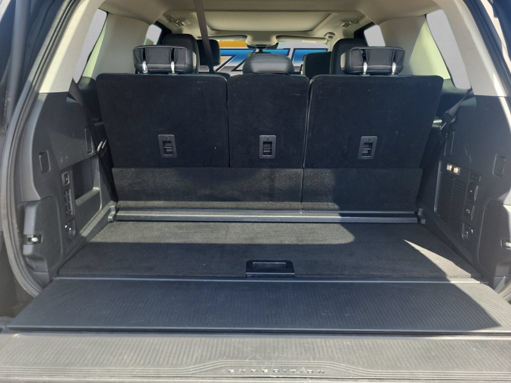 Used 2025 Ford Expedition Active RWD image 23