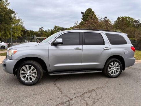 Used 2010 Toyota Sequoia Limited AWD/4WD image 3