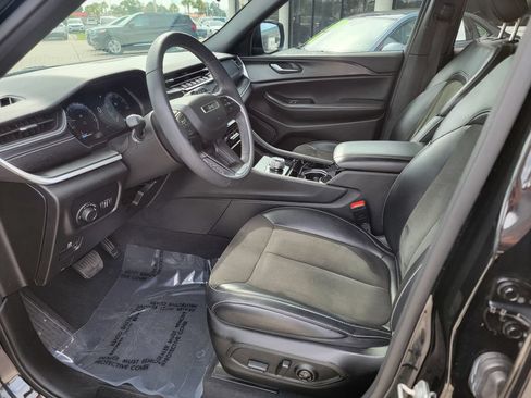 Used 2023 Jeep Grand Cherokee L Laredo AWD/4WD image 11