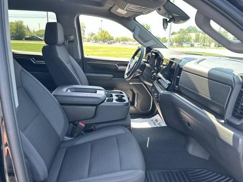 Used 2024 Chevrolet Silverado 1500 LT AWD/4WD image 25